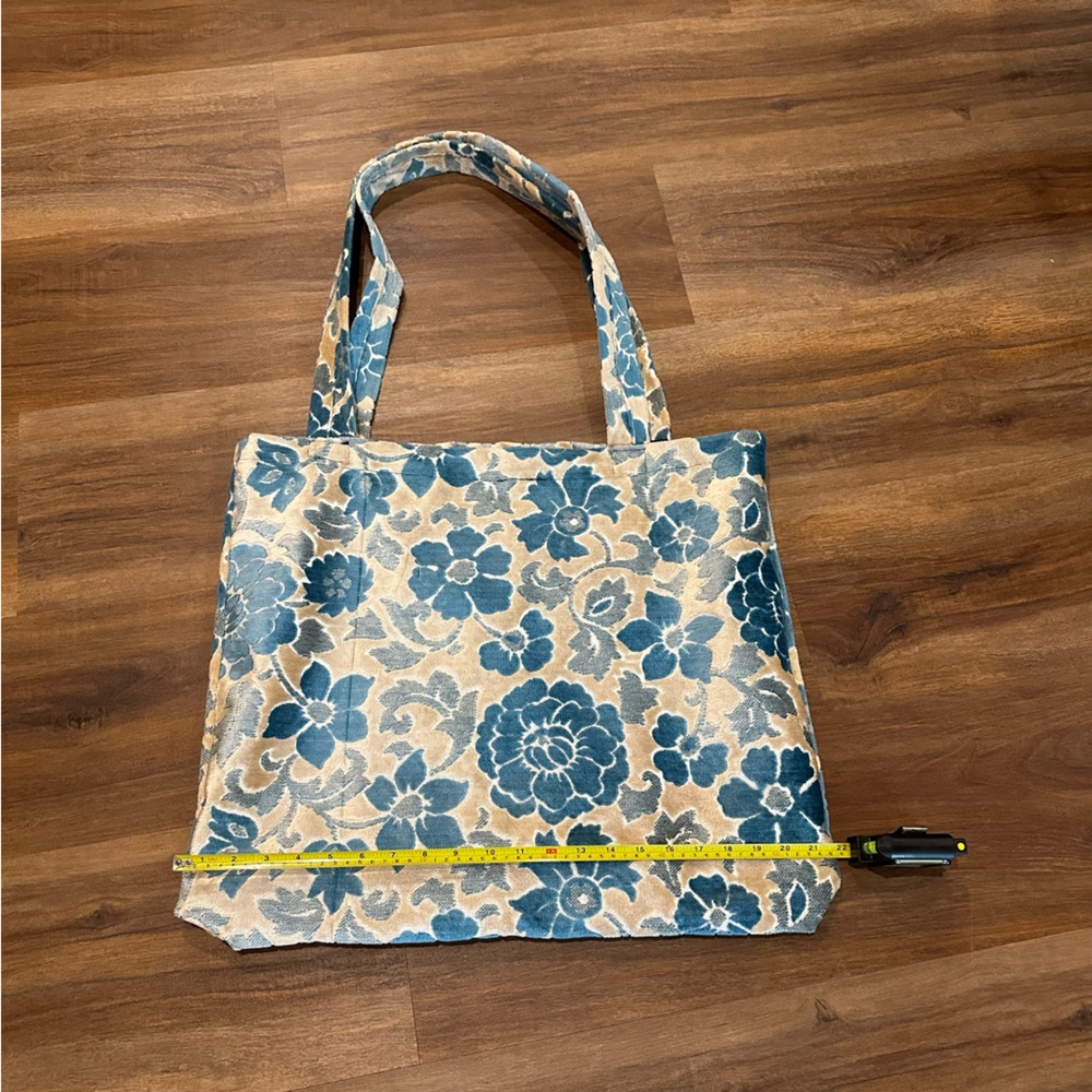 Oversized VINTAGE Tote - Picture 7 of 9